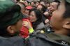 图片来自http://news.qq.com 记住那些哭泣的面孔
