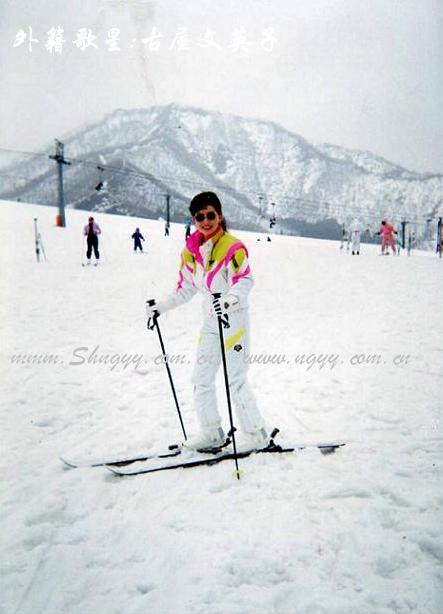 �պ����ǹ�����Ӣ�����Ա�����