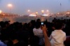 29日,北京,游客们只好远望天安门广场。.jpg