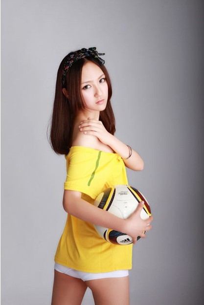最美校花愿为卡卡脱衣图片