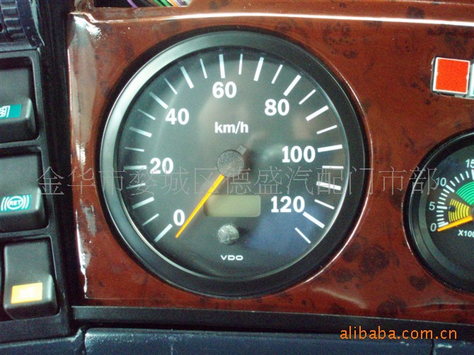 批发零售青年尼普奥兰客车机油压力表 里程表 及其它车用仪表