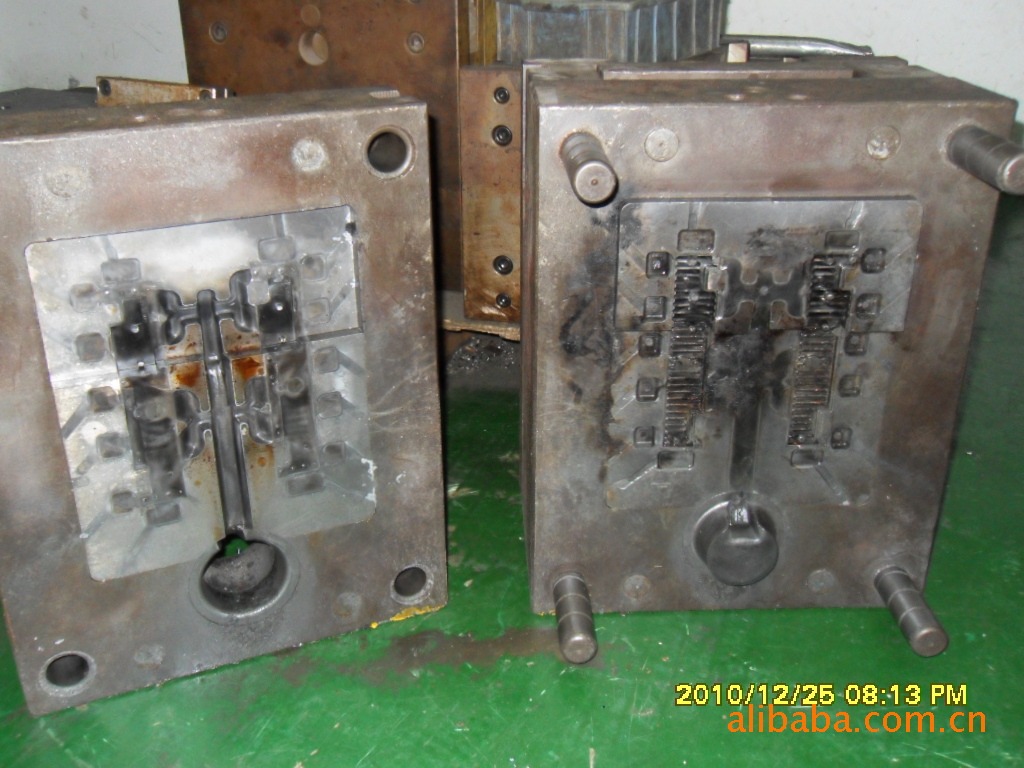 专业制造开发散热片铝合金压铸模具,提供铝压铸图片_2