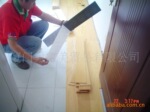 仓储低价批发旧房翻新专用自粘实木地板(完全不用破坏原有地面)