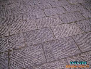 路面石材