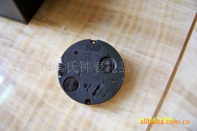 我司属下有合金表胚厂,合金表壳厂,不锈钢表壳厂及两家成表厂(分
