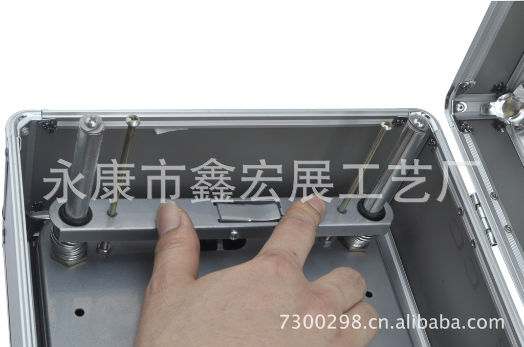 【强烈推荐】小额批发全自动鞋套机 鞋套机芯