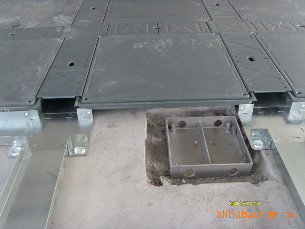 全钢配线槽网络地板