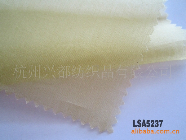 LSA5237淡黄色织丝棉绸41%丝59%棉7.5mm114cm