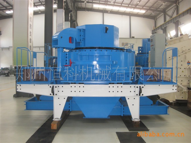 供应直通冲击式破碎机 新型液压制砂机