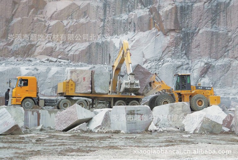 建材与装饰材料 石材 天然花岗岩 枫叶红 荒料 矿山直销 毛料&nbsp