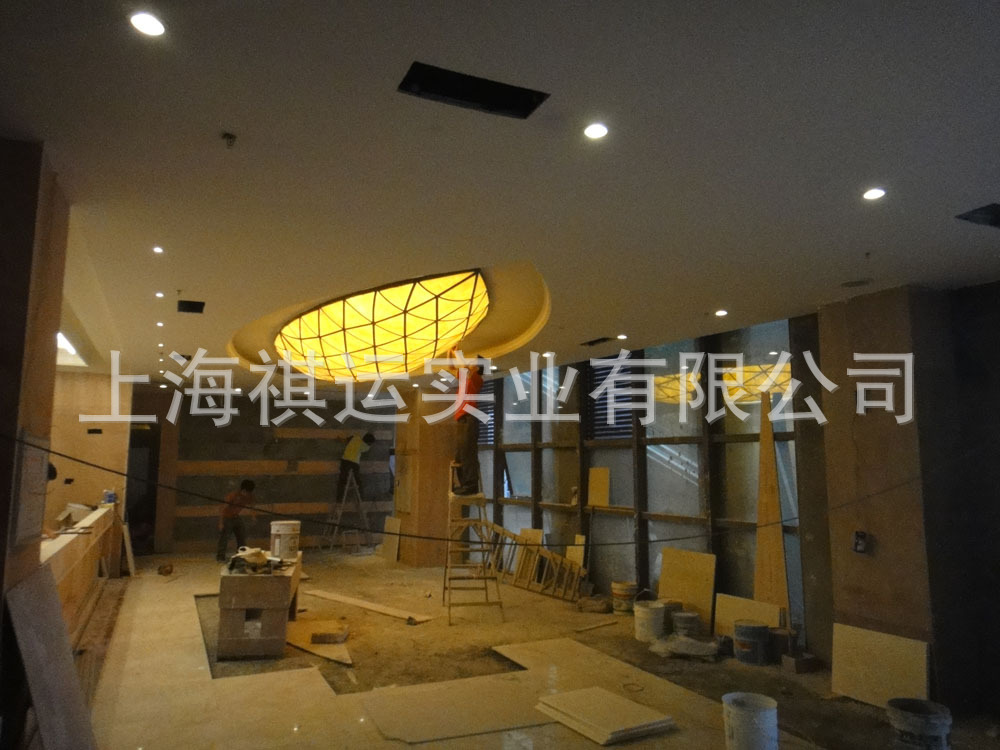 罗马柱透光石