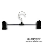 供应外贸裤架 出口 黑色磨砂塑料裤架