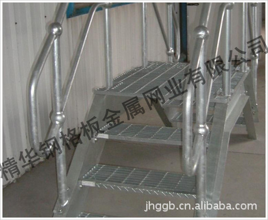 【推荐】钢结构楼梯专用踏步板 花纹踏步板 复合踏步板 质优价廉
