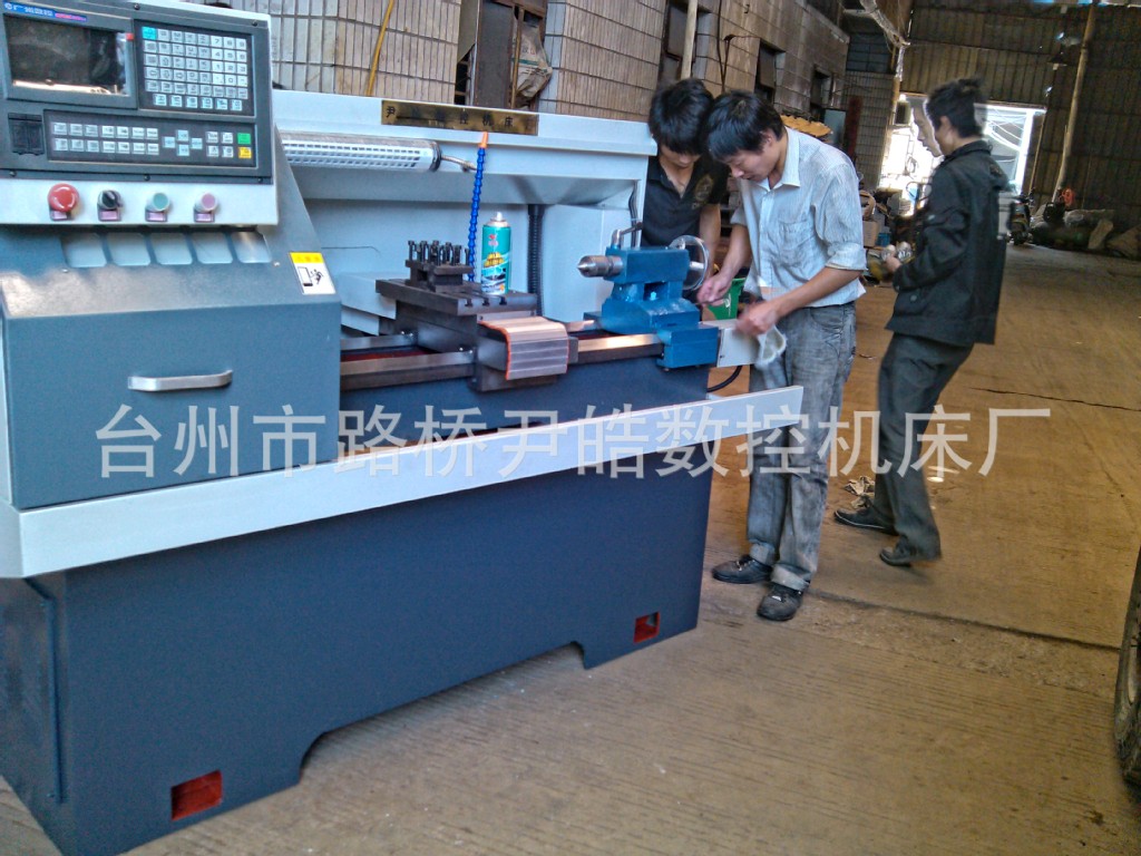 【精品推荐】供应推荐新款质量保证0640型800长数控机床