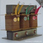 供应CKSG-0.6/0.45-6%适配10KVAR的电容器 