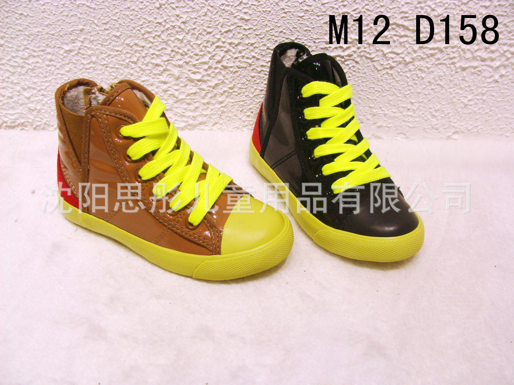 M12D158