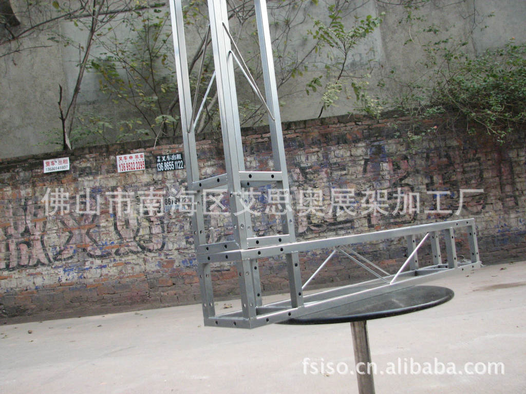 25方管桁架对接