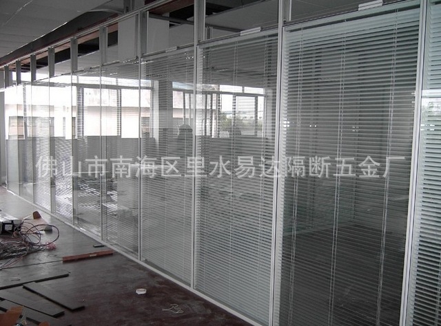 活动屏风是用什么材料做的