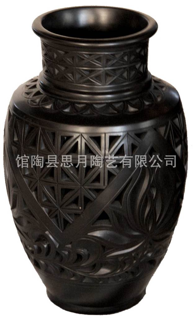 陶山黑陶,名气大,工艺好(世界名牌的礼品); 3. 永不退色,可以长