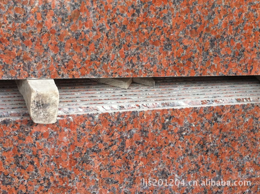 主要石材品种有岑溪红(枫叶红),海浪花,三堡红,荔枝面等花岗岩.