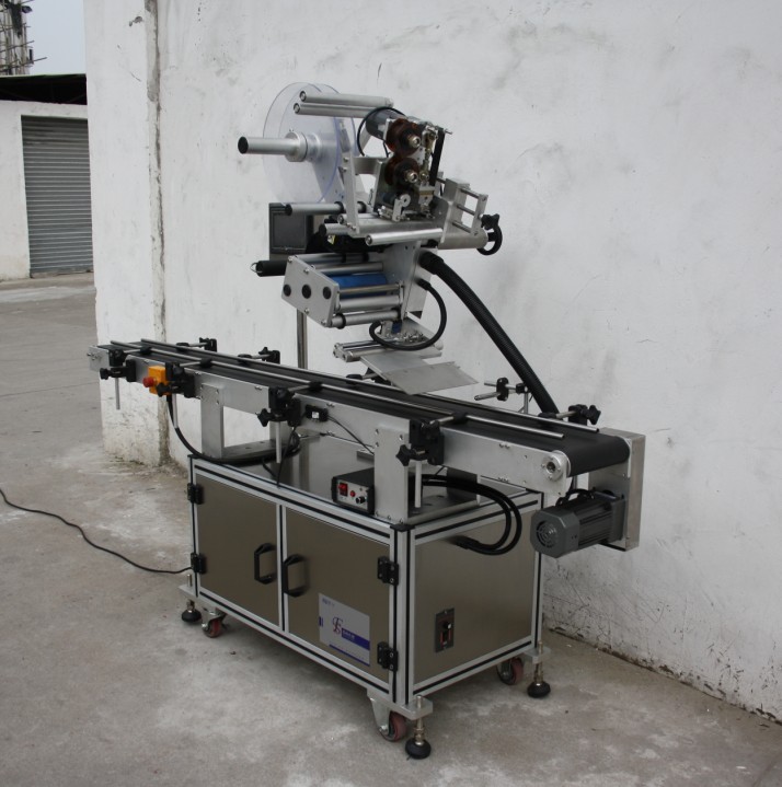 HTT-CC平面貼標(biāo)機(jī)1