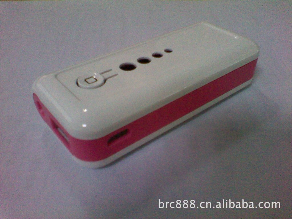 移动电源淡红色