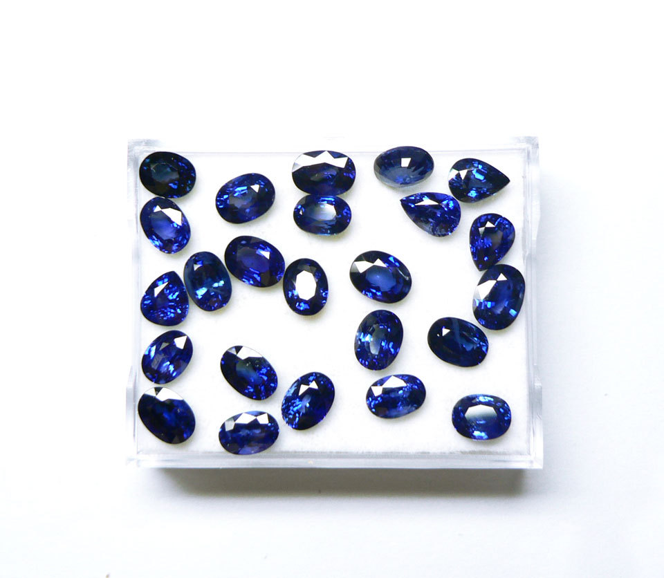 天然精品斯里兰卡蓝宝石5*7mm,高品质,颜色皇家蓝