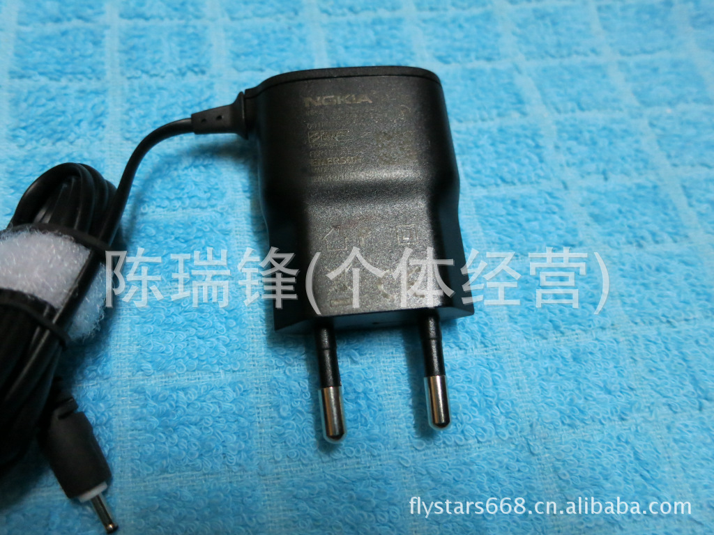 诺基亚5230 e71 x6 e66 n82 n79 n78 ac-15e 原装充电器-2.0mm