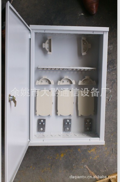 壁挂式光纤光缆分线箱(光纤光缆分线箱)直销工厂大黔通信