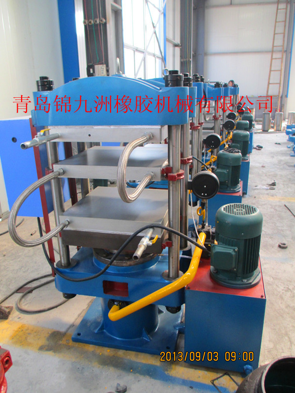 100t蒸汽硫化机背部