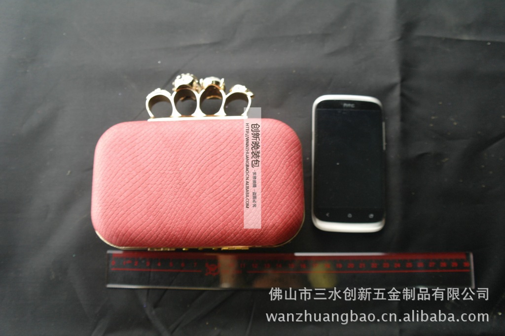 专业生产各式时尚晚装包晚宴包，全钻满装包硬盒宴会包