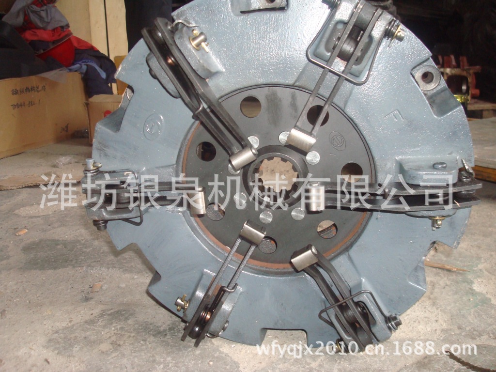 厂家大量直供福田雷沃欧豹拖拉机原厂专业配件——12寸离合器总成