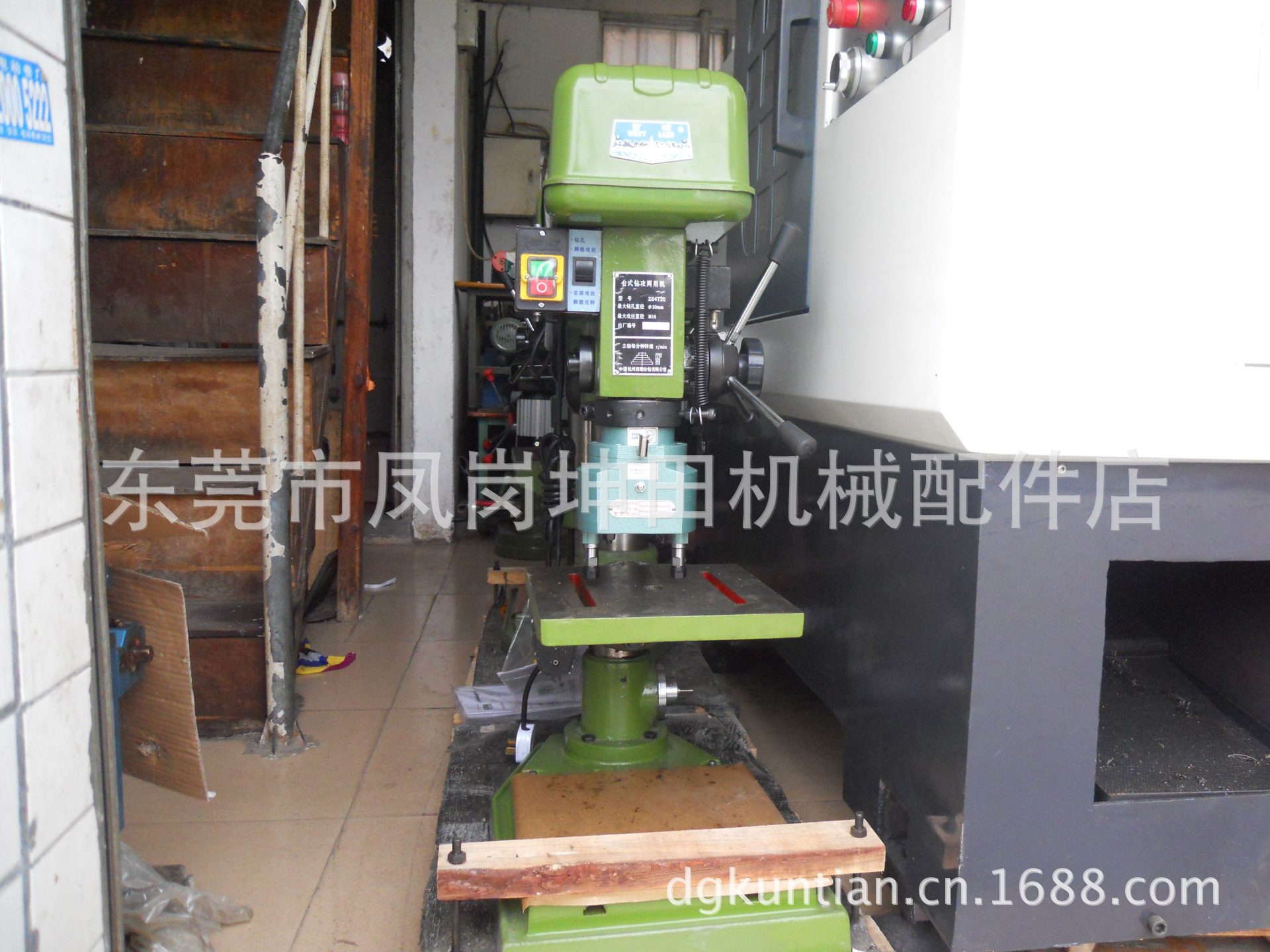 可调式两轴多轴器、经济型多轴攻牙机、钻床配多轴器【坤田机械】