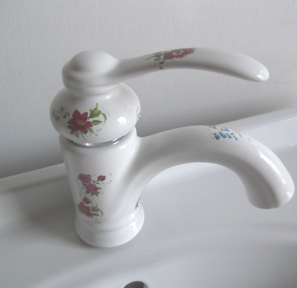实拍美观实用精品卫浴彩绘陶瓷水龙头829c1
