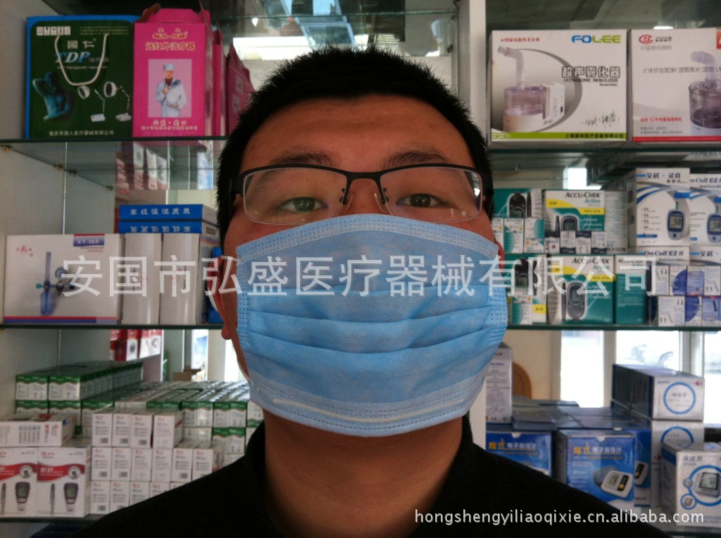 新鄉(xiāng)市華康加厚型一次性三層無紡布口罩 防塵口罩 醫(yī)用口罩 鐵絲