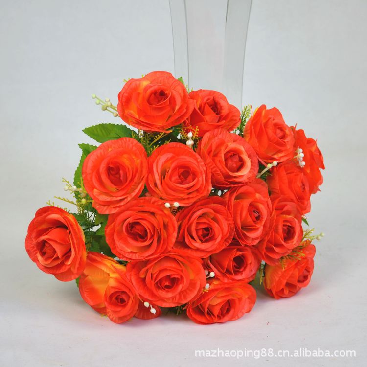 18有园玫手捧花