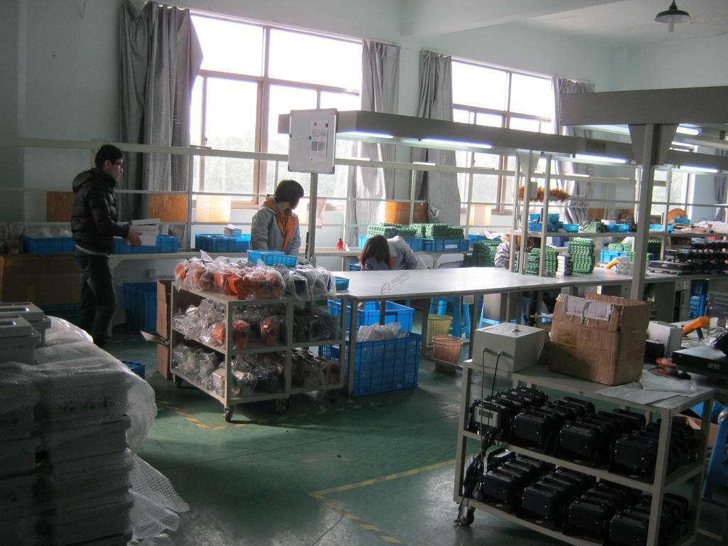 电子秤生产车间