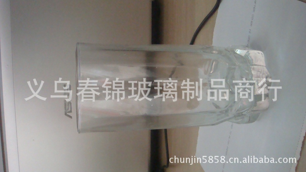 Small cups have stocks