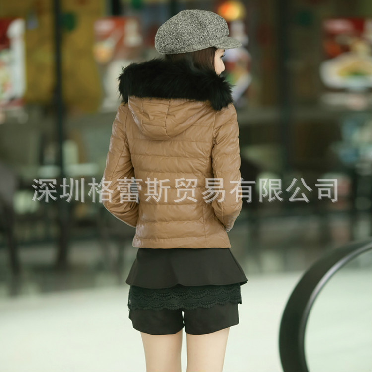纤贝丝羽绒服