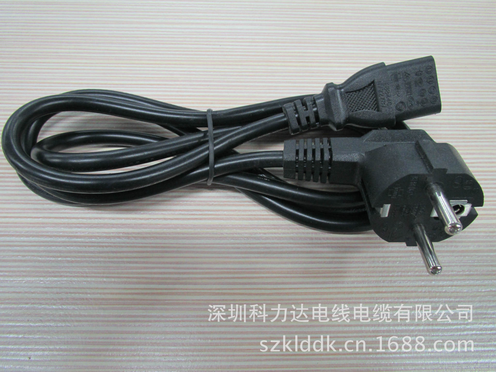 欧规三插电源线品字尾