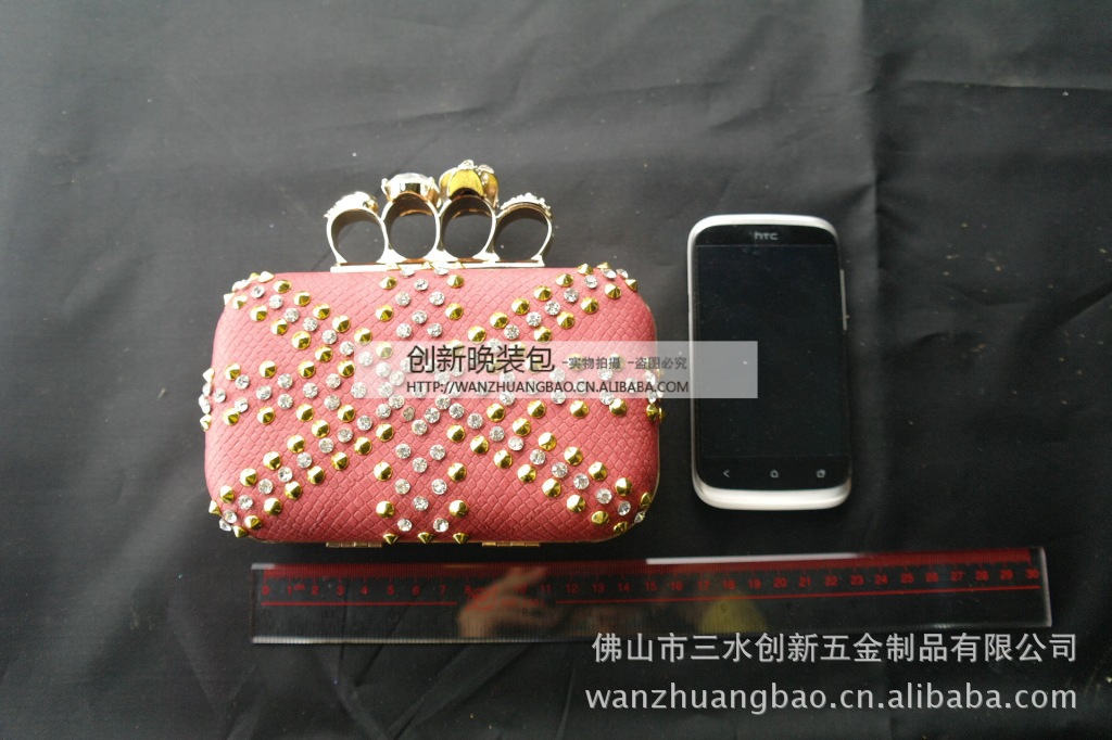 专业生产各式时尚晚装包晚宴包，全钻满装包硬盒宴会包