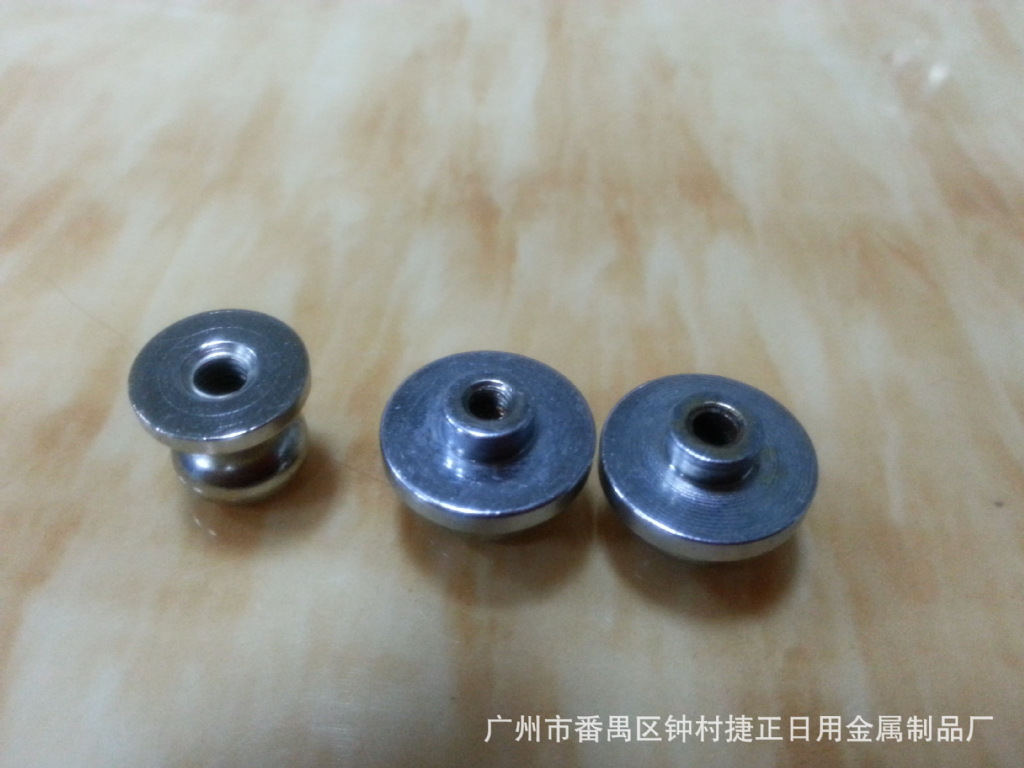 挂铬圆头装饰螺母