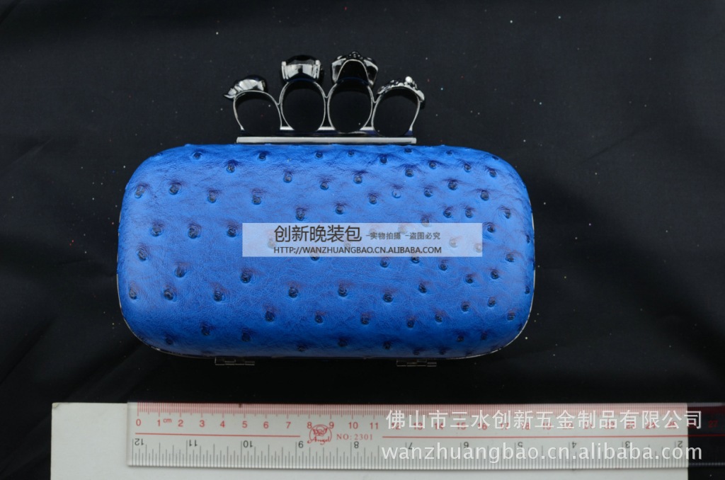 2013年新款热销四指鬼头硬盒包晚宴包