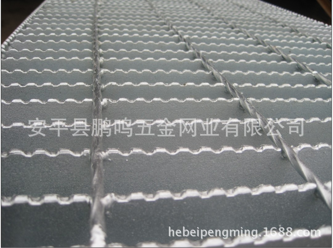 GALVANIZED STEEL GRATING