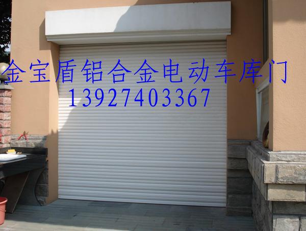 1362738009-8168