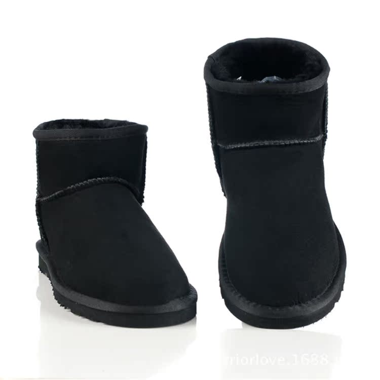 UGG5854