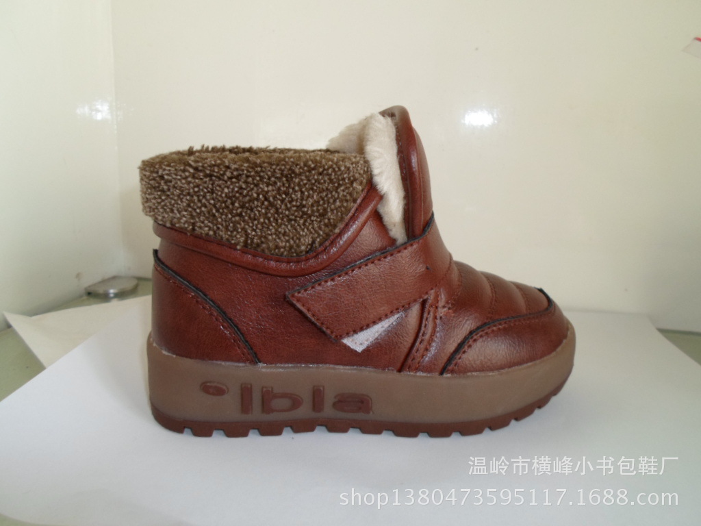 廠傢專業上產鞋子