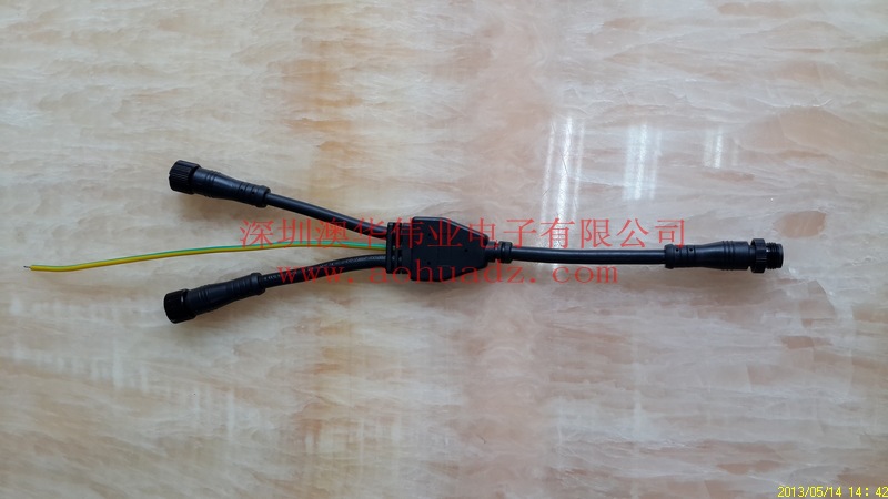 nEO_IMG_Y型一托二防水连接器1