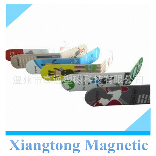 Foldable-magnetic-bookmarks (4