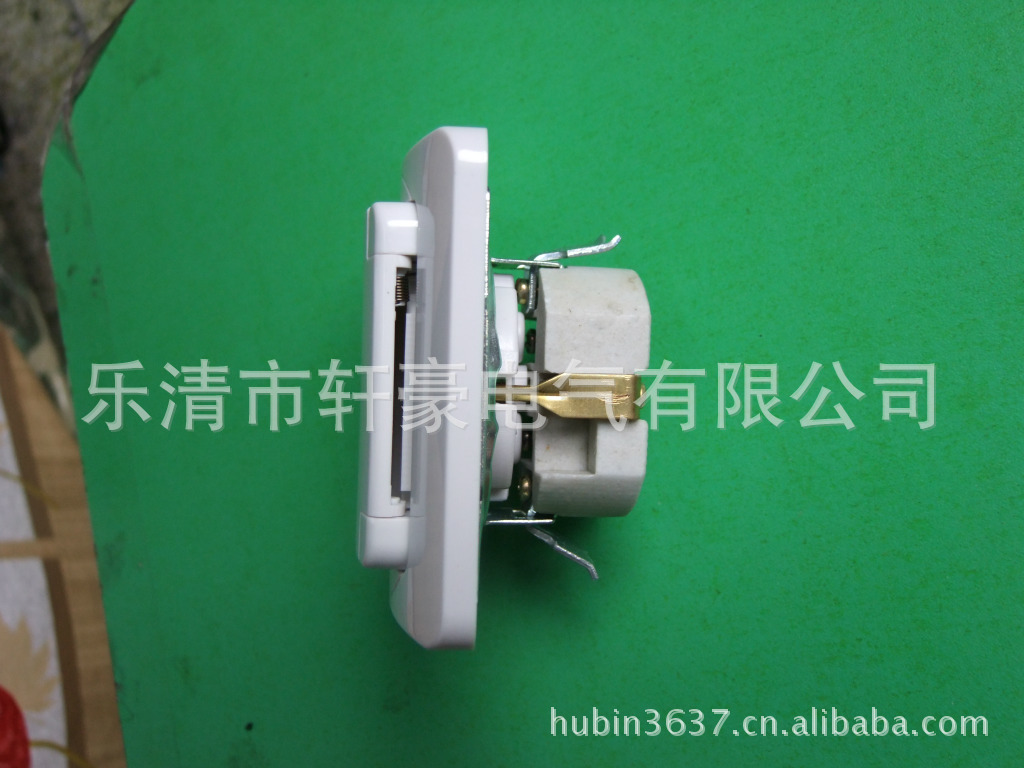 船用插座带盖侧